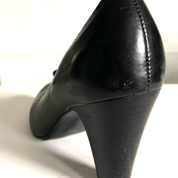 Black leather pumps with leather laces - Picture 3 of 5